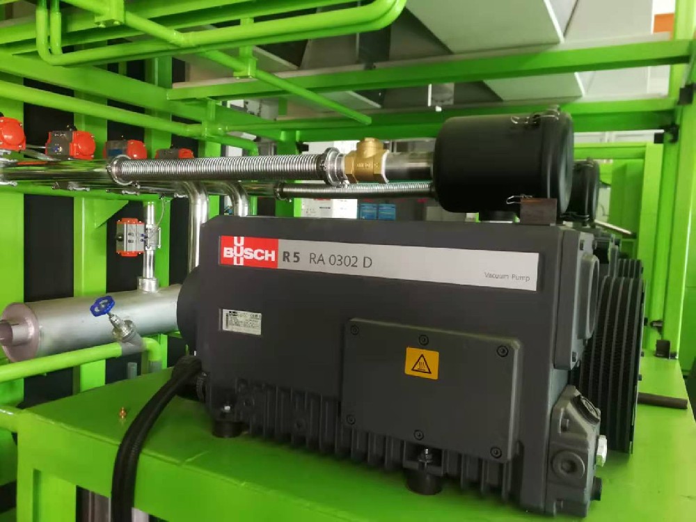 German vacuum pump - screw head - stainless steel vacuum pipe - environmentally friendly refrigerant - special cooling system - efficient water trap - hydraulic system - intelligent control system, etc., this is the high-end configuration and innovative technology of our vacuum precooler, we are not afraid to be imitated, because we have been exploring on the road of innovation... We have a number of core technologies and patents!