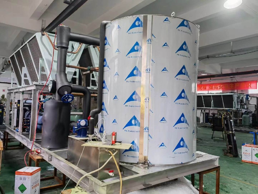 Eight sets of tailor-made South American Tuhao daily output of 25 tons, high-end air cooling system ice machine all commissioning completed, will soon be delivered to customers across the ocean.