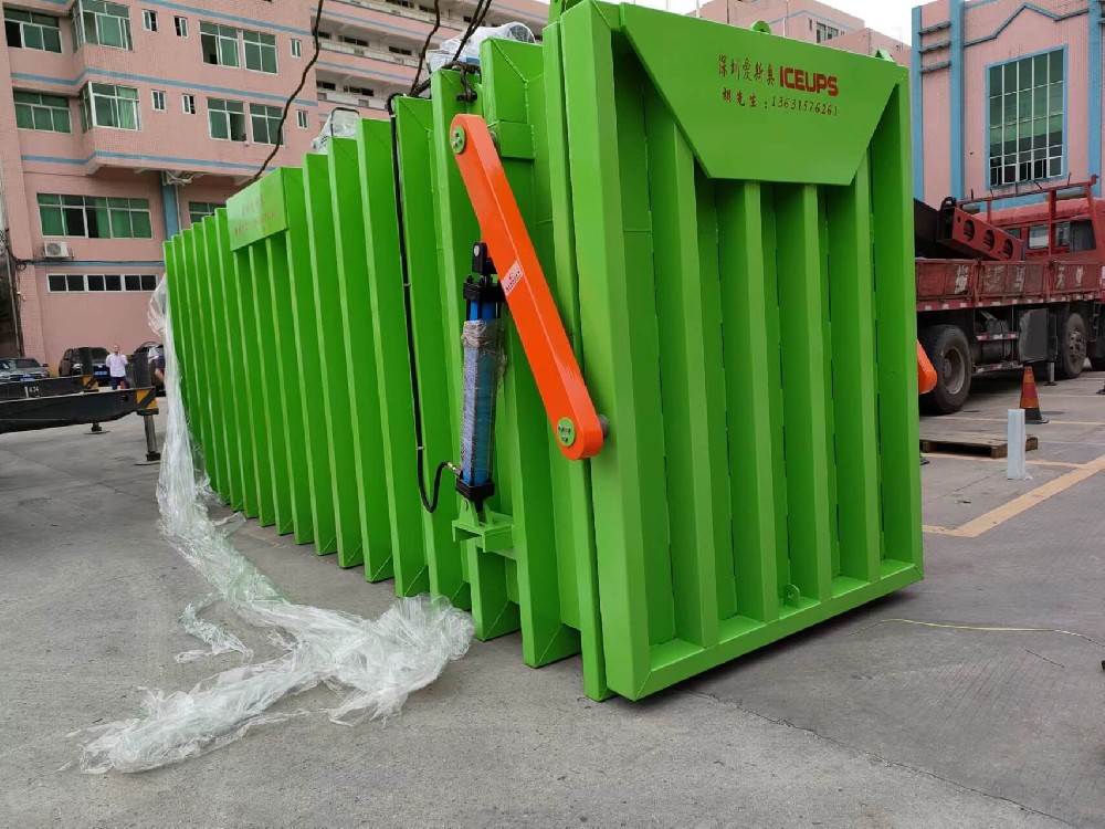 Today, another fruit and vegetable vacuum precooler with a capacity of three tons is exported to Ecuador, South America, tailor-made Bitzer head, Puxu vacuum pump, energy-saving water capture new technology, vacuum system, vacuum box filled with 40 feet open-top container.