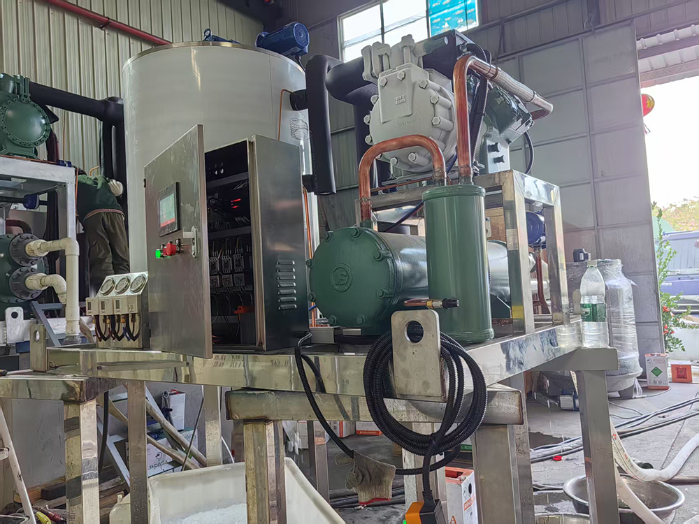 ICEUPS 6 ton flake ice machine customized for Latin America customer